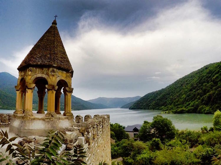 photo 2 - vue depuis le monastere d ananuri