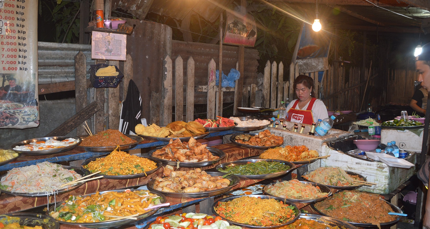 marché local à luang prabang