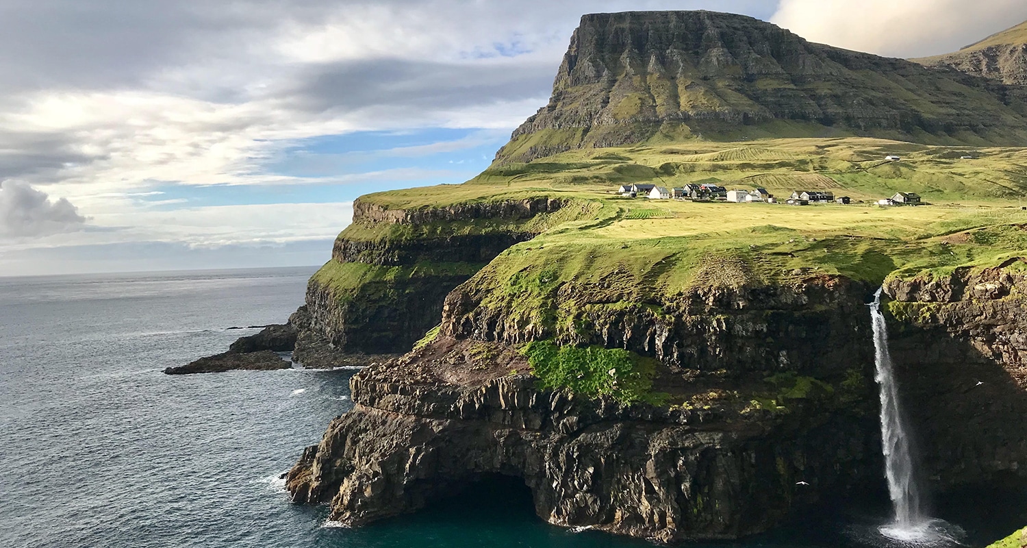 Gásadalur aux îles féroé