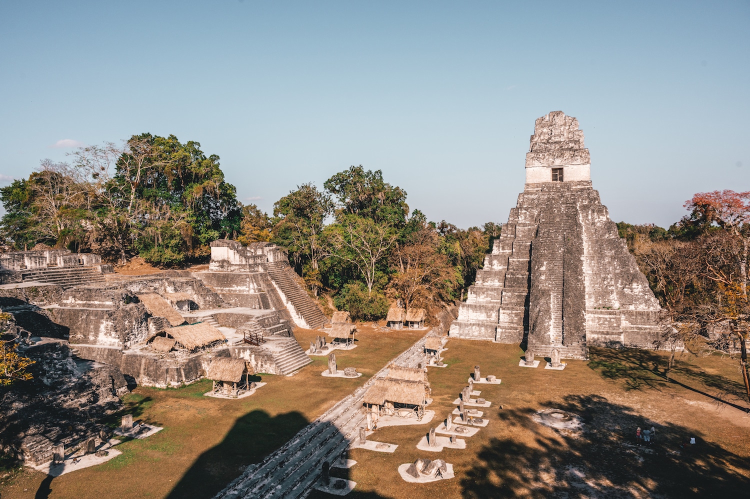 Que visiter à yaxha et tikal au guatemala : la place centrale