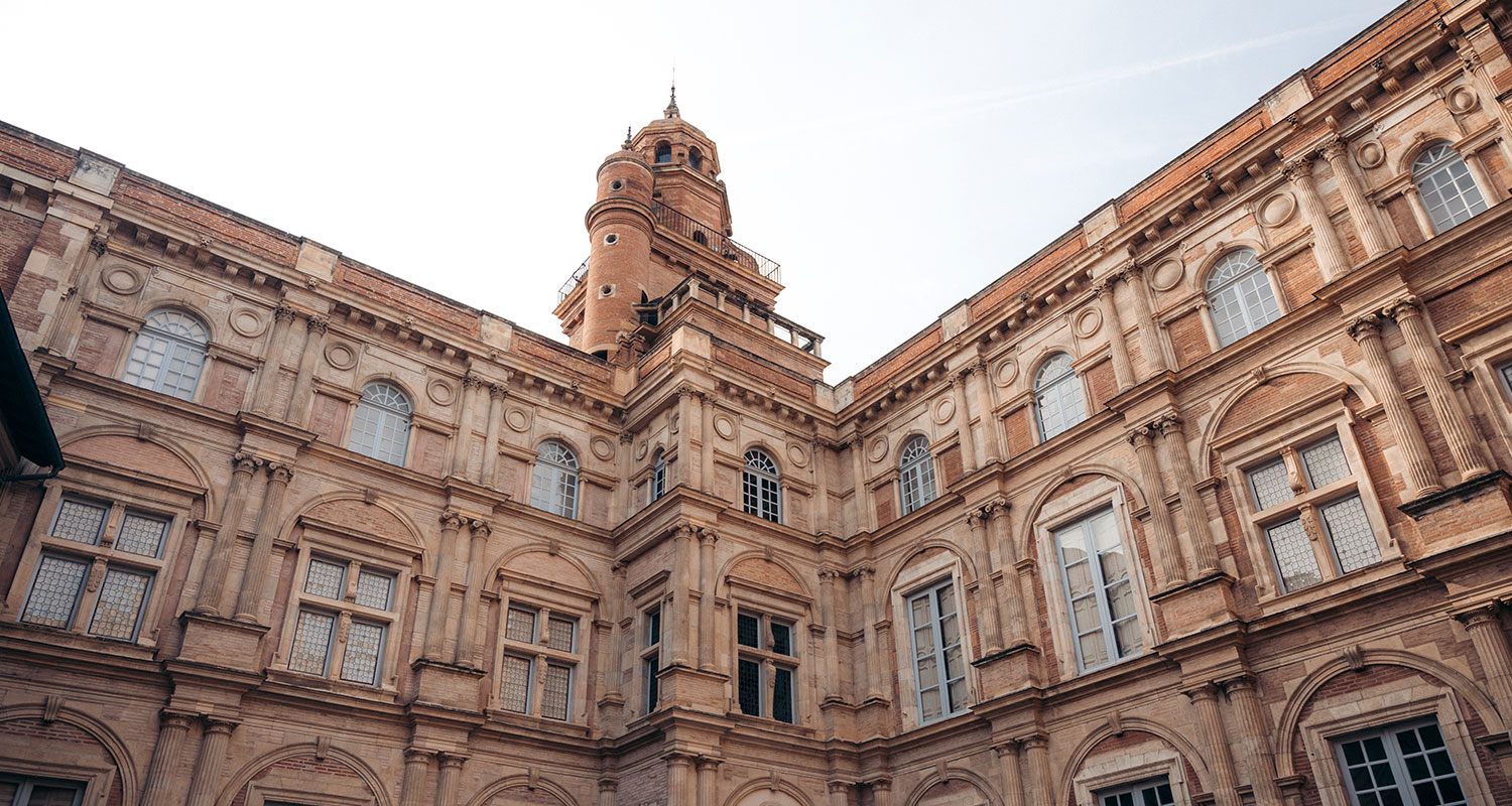 Que faire a Toulouse : visiter ses cours intérieur 