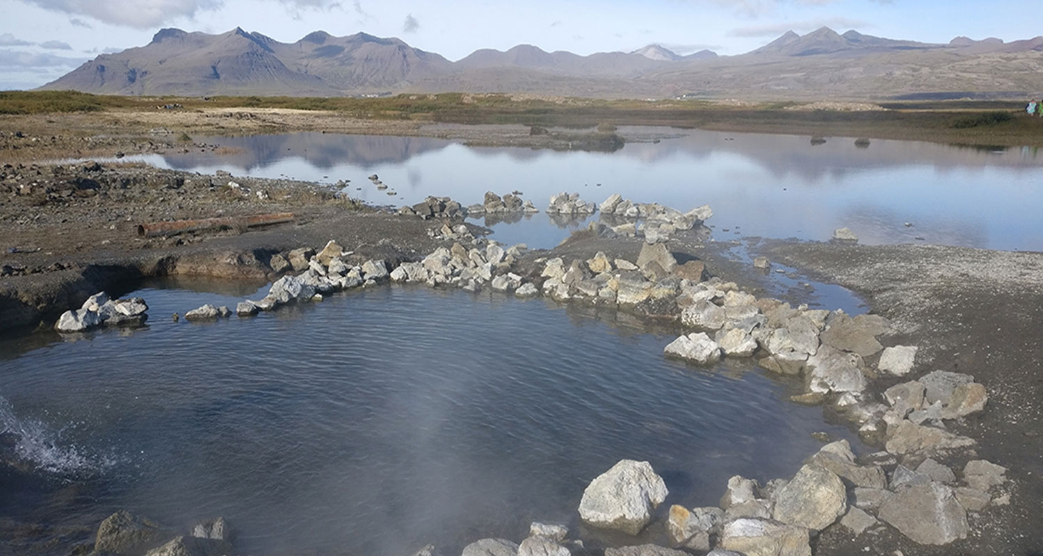 les sources d'eau chaudes doivent absolument faire partie de votre voyage en Islande