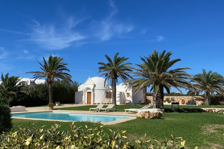 Visiter Minorque en passant par Ciutadella et ses maisons dômes blanches