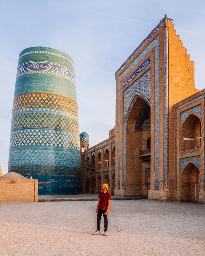 Ruelle de la vieille ville fortifiée de Khiva (Itchan Kala), en Ouzbékistan