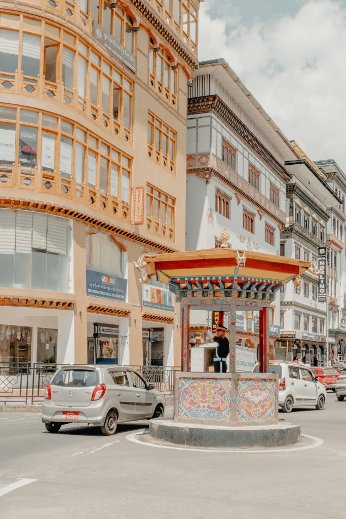 La guérite du policier qui règle la circulation au carrefour central de Thimphu